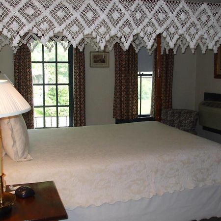 Wayside Inn Middletown Ngoại thất bức ảnh